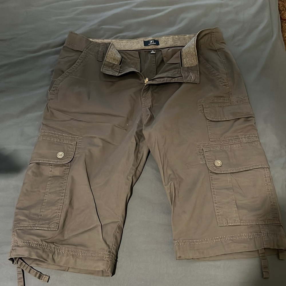 Mens 34 Below The Knee Cargo Grey